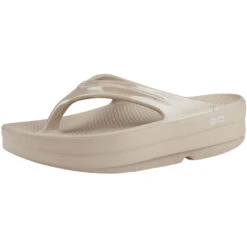 Women's OOFOS OOmega OOlala Sandals